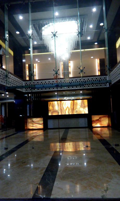 Meghdoot Hotel & Resort Ujjain Esterno foto